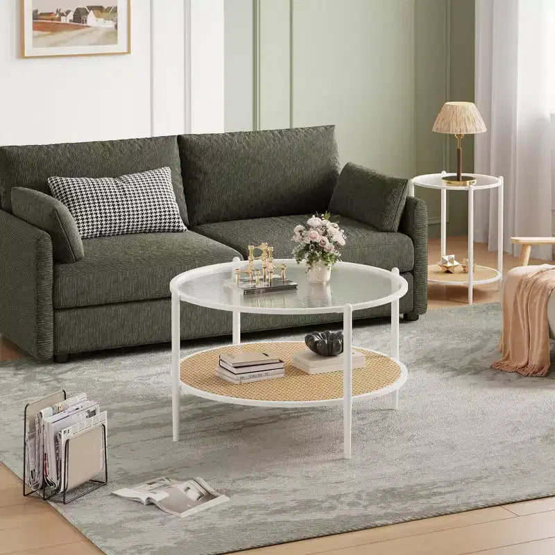 Tavolino da Caffè Rotondo a 2 Livelli Bianco e Nero, Piano in Vetro e Ripiano in Rattan, 76 cm